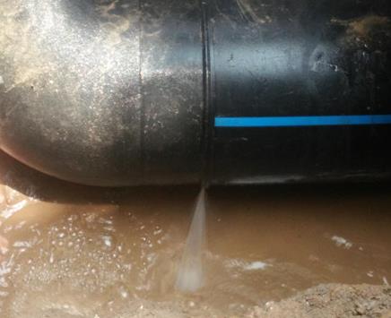 新津楼顶渗水维修公司为大家分享下新津卫生间漏水维修修补技术!